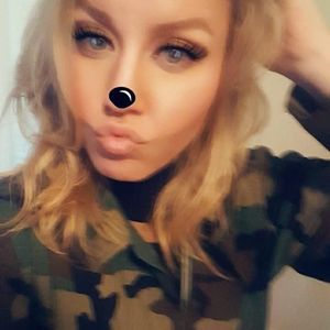 Meet your Posher, Crystal